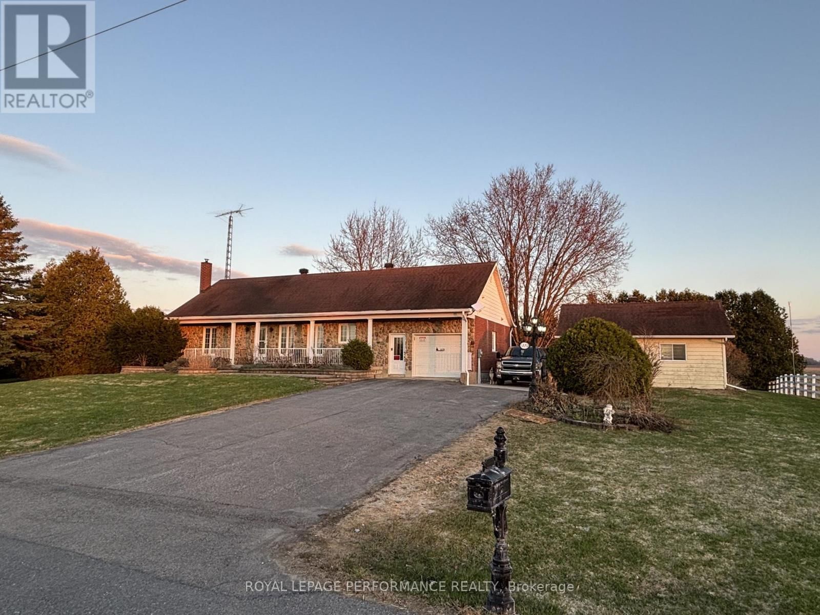 1270 CONCESSION RD 1 ROAD SOUTH Image 1