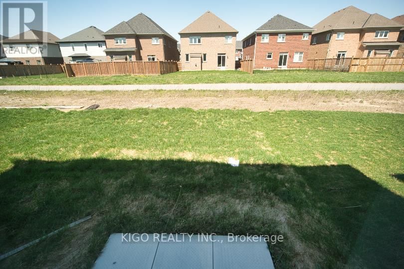 139 VELVET WAY Image 16