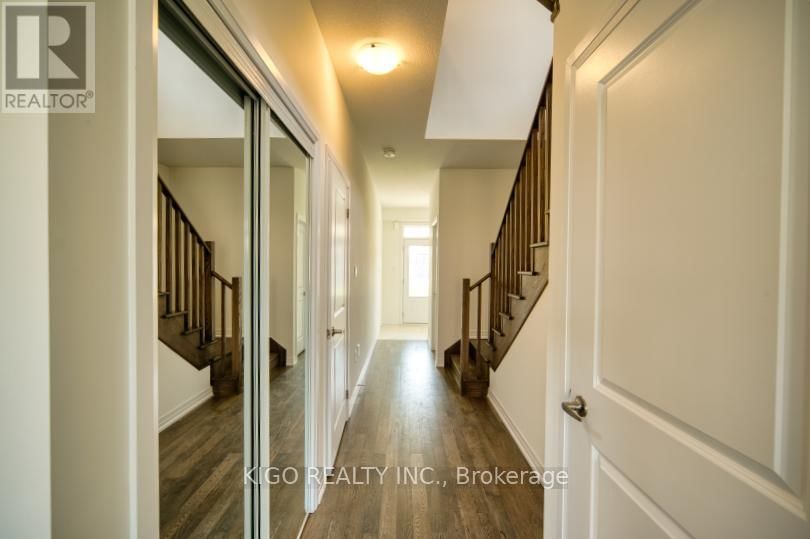 139 VELVET WAY Image 17