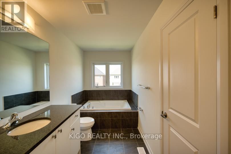 139 VELVET WAY Image 23