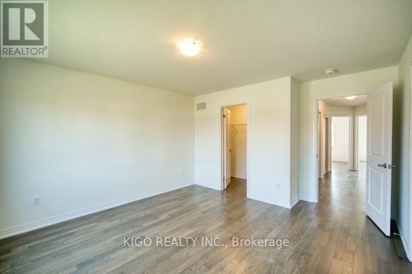 139 VELVET WAY Image 25