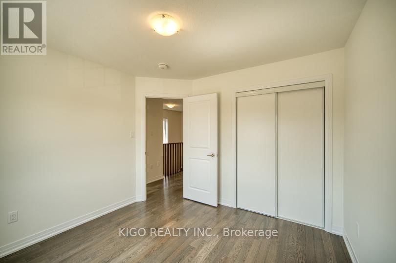 139 VELVET WAY Image 29