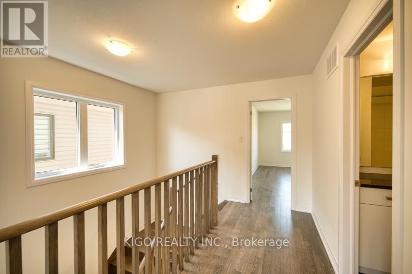 139 VELVET WAY Image 31