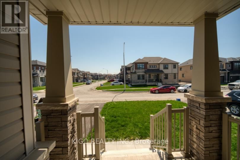 139 VELVET WAY Image 4