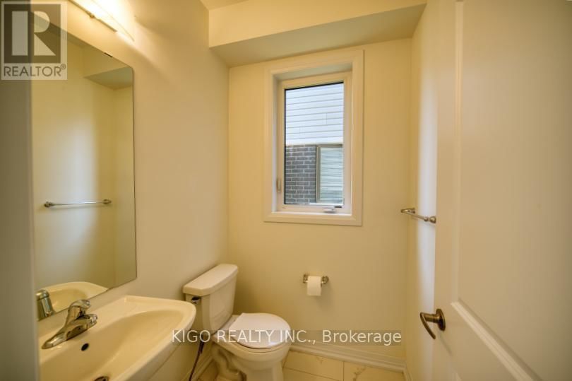 139 VELVET WAY Image 6
