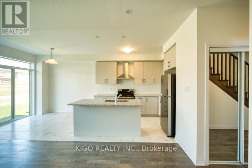 139 VELVET WAY Image 9