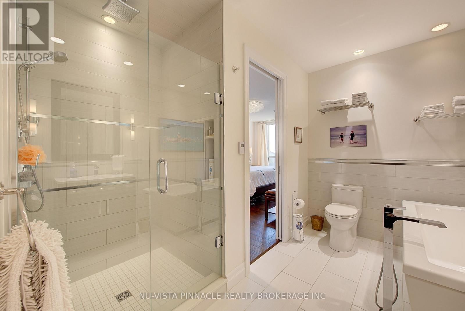 1203 - 250 PALL MALL STREET Image 14