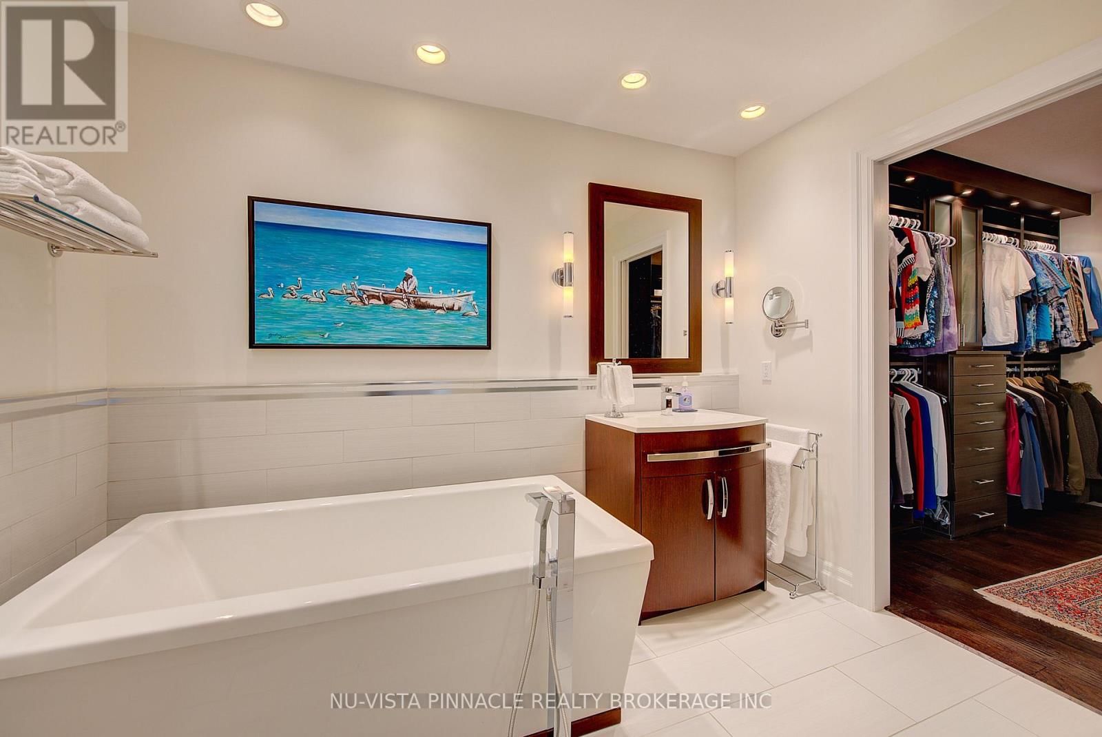 1203 - 250 PALL MALL STREET Image 15