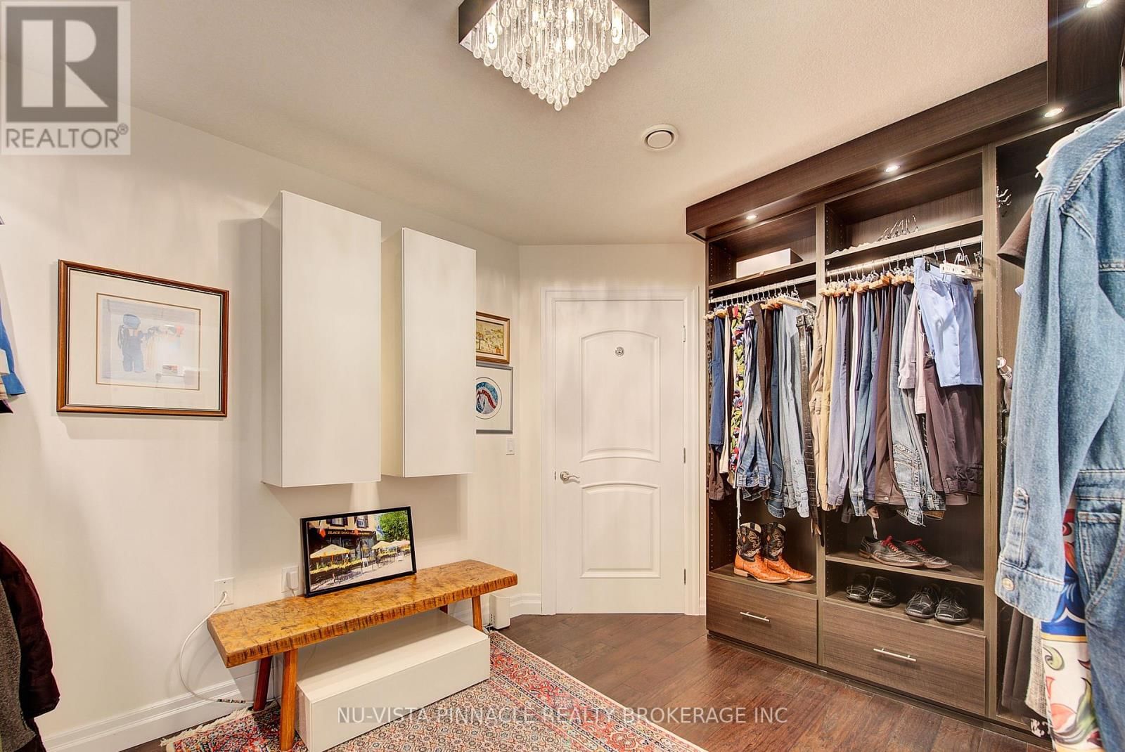 1203 - 250 PALL MALL STREET Image 16