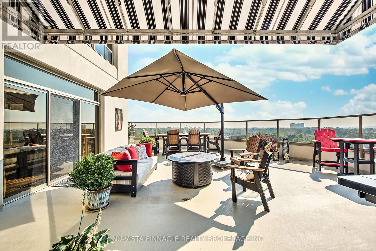 1203 - 250 PALL MALL STREET Image 2