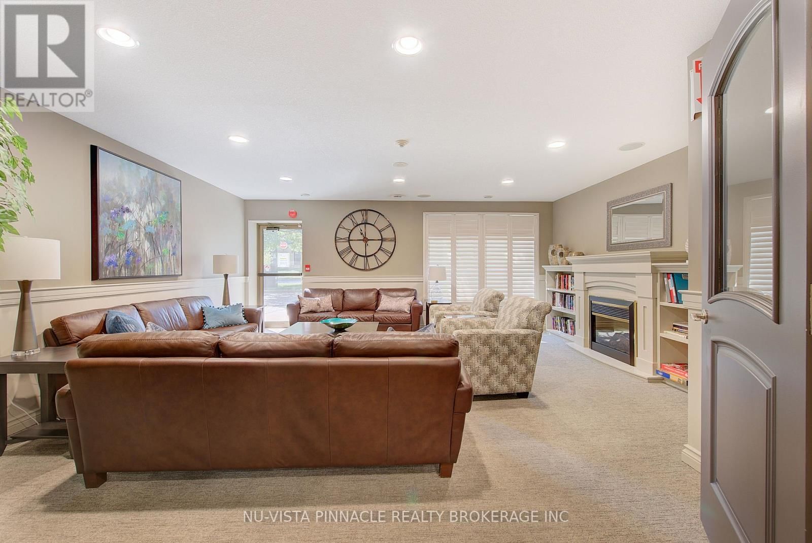 1203 - 250 PALL MALL STREET Image 33