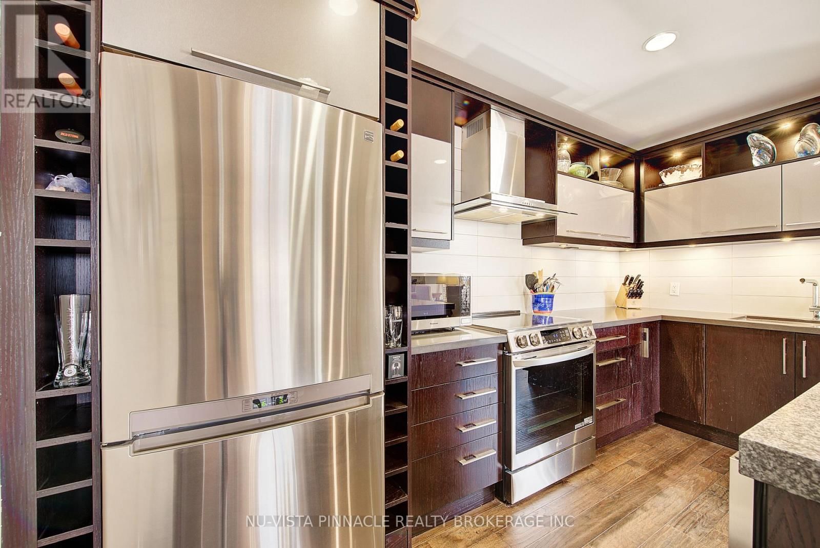 1203 - 250 PALL MALL STREET Image 4