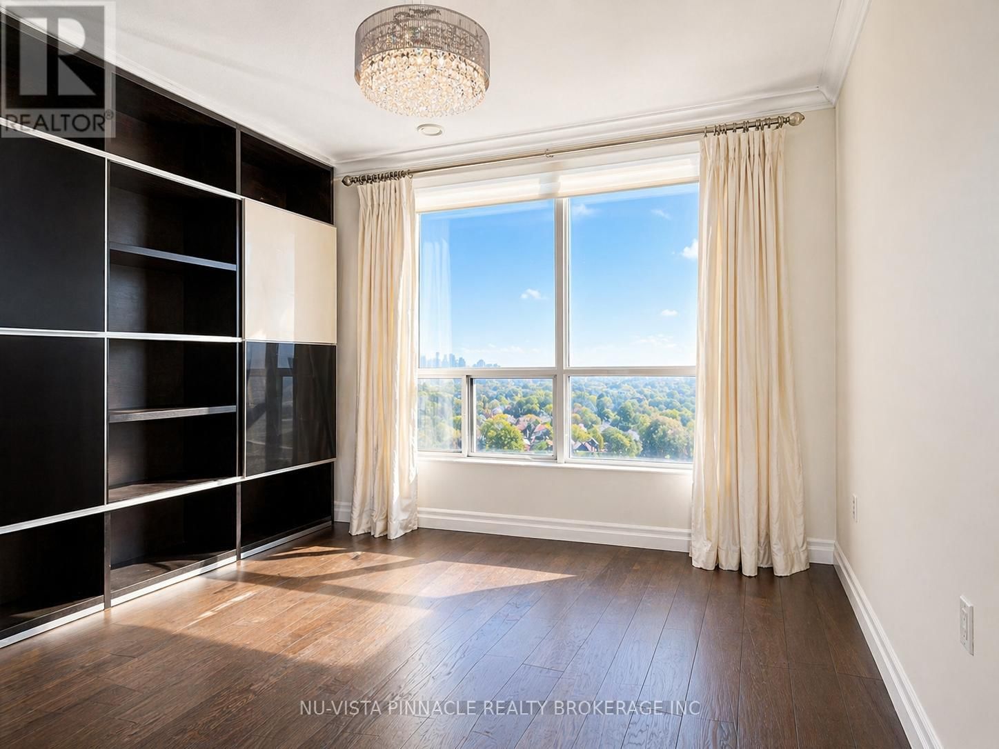 1203 - 250 PALL MALL STREET Image 8