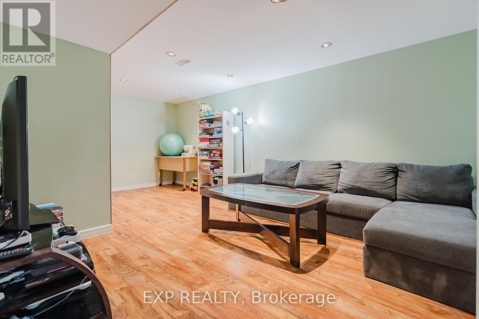 378 VALADE CRESCENT Image 37