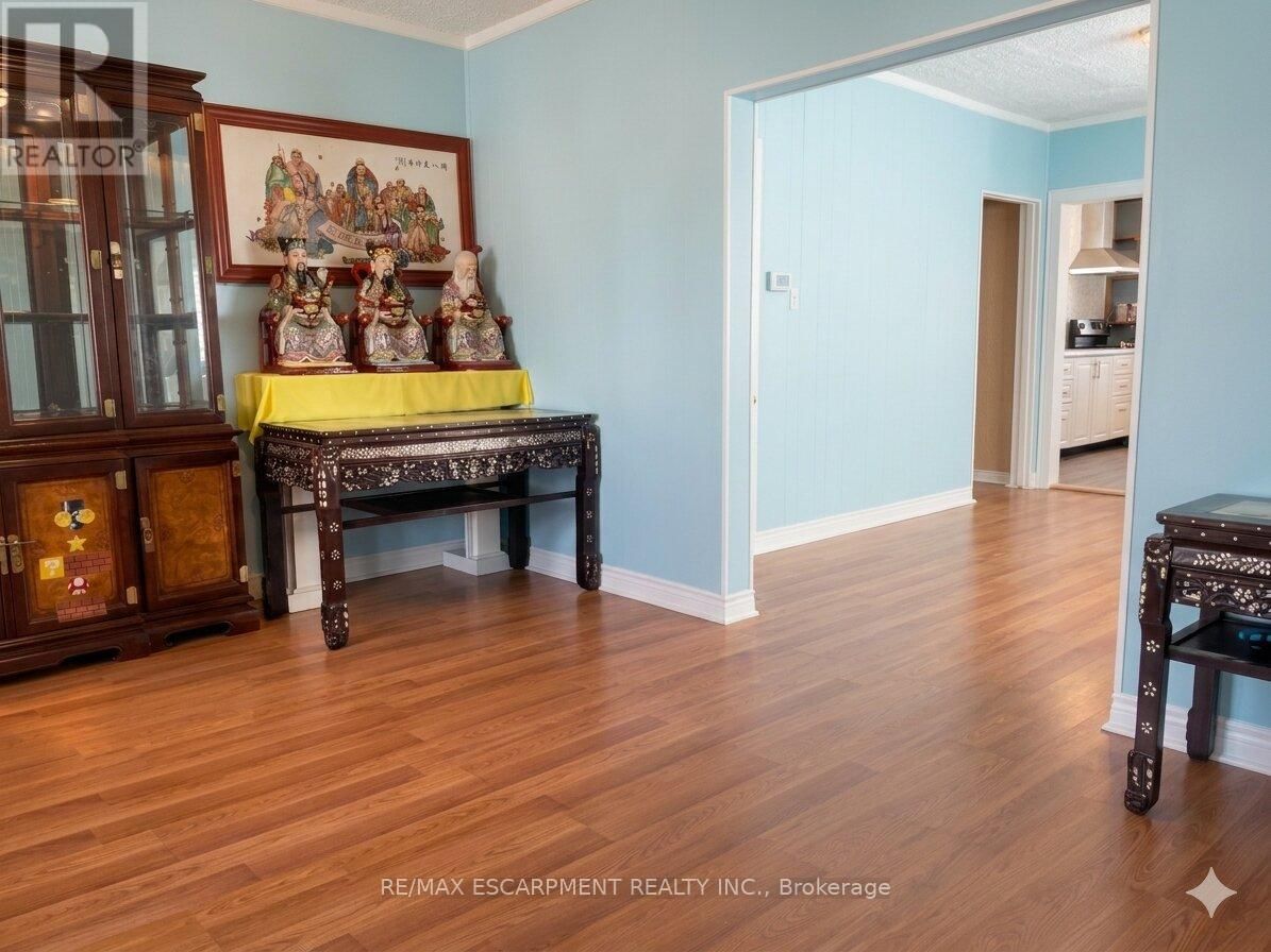 54 EDINBURGH AVENUE Image 11