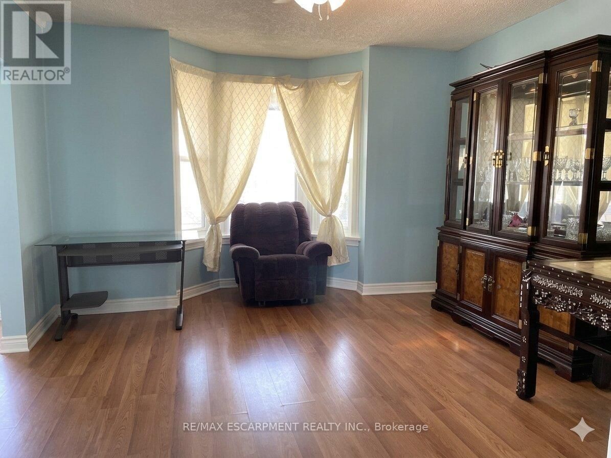 54 EDINBURGH AVENUE Image 12