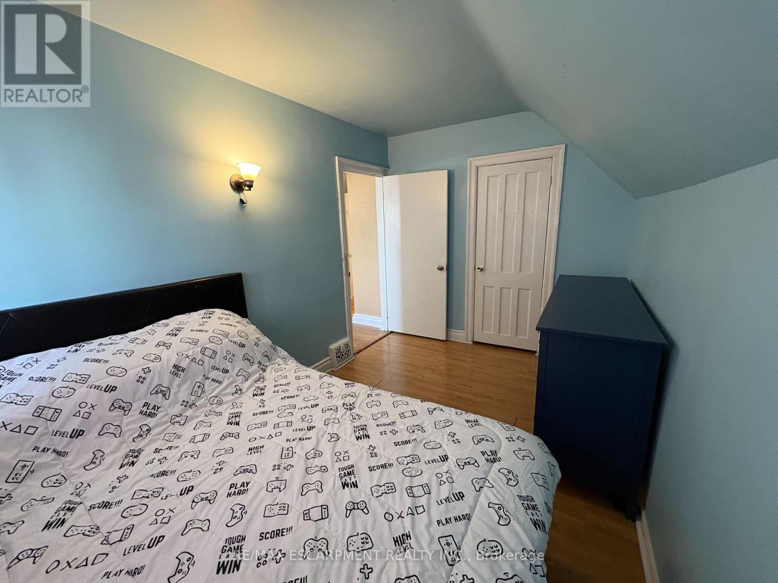 54 EDINBURGH AVENUE Image 13