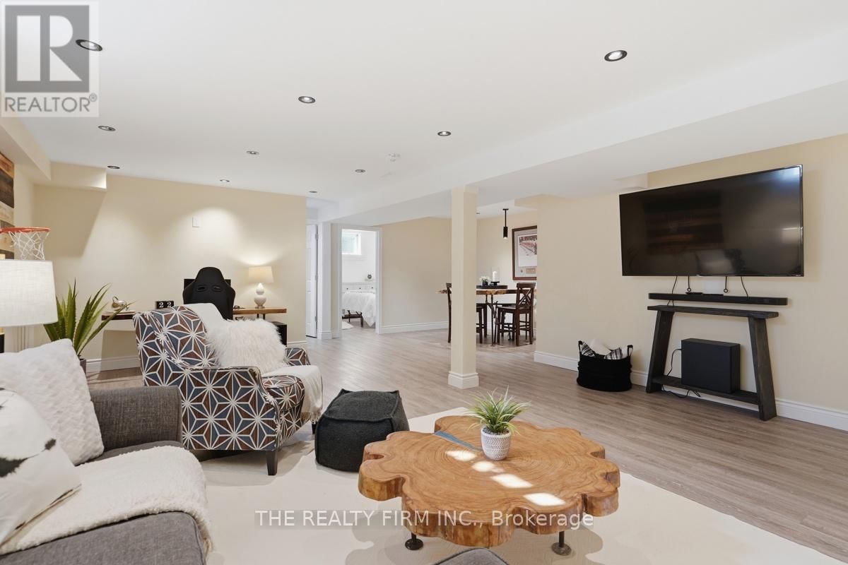 923 WILLOW LANE Image 32