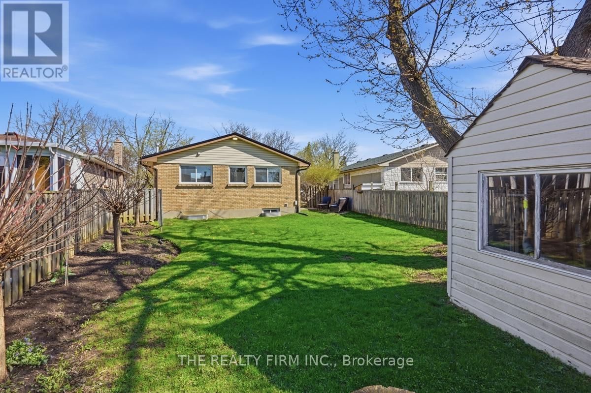 923 WILLOW LANE Image 44