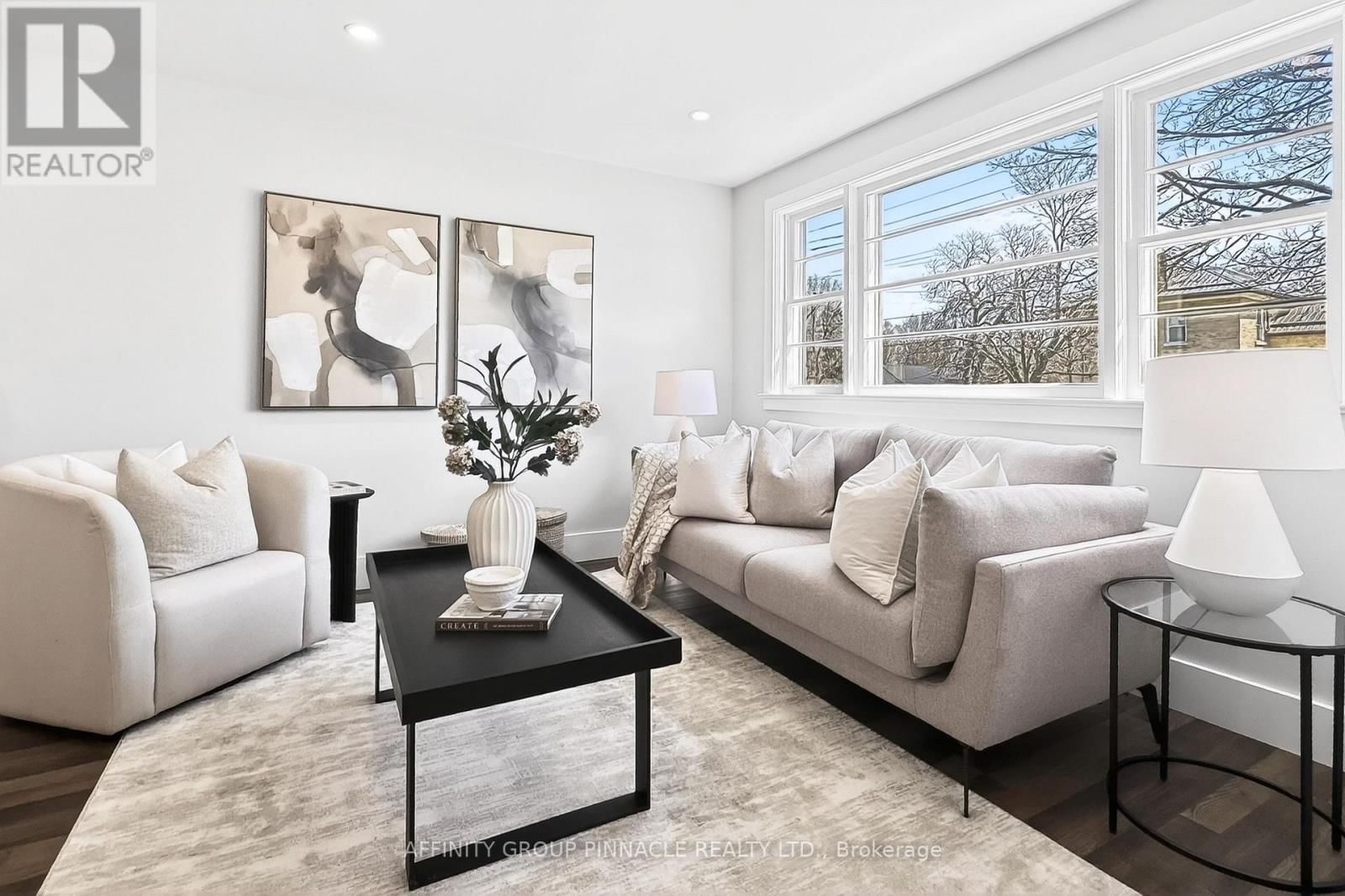 162 UNIVERSITY AVENUE EAST Image 5