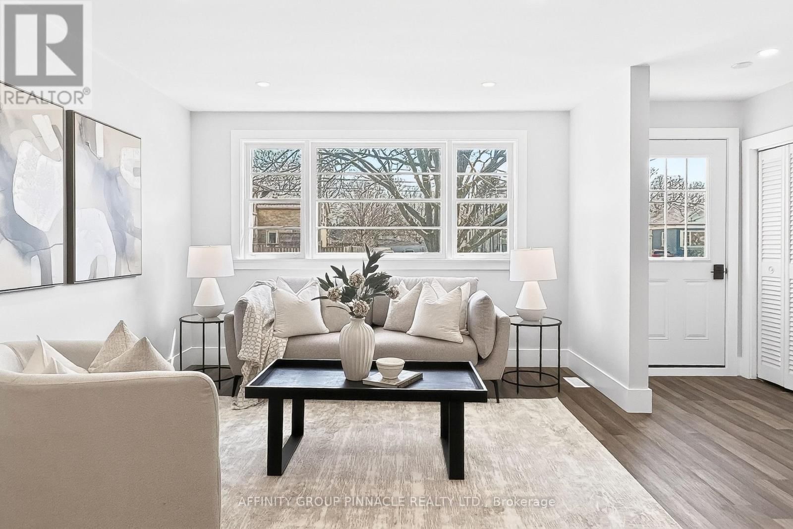 162 UNIVERSITY AVENUE EAST Image 7