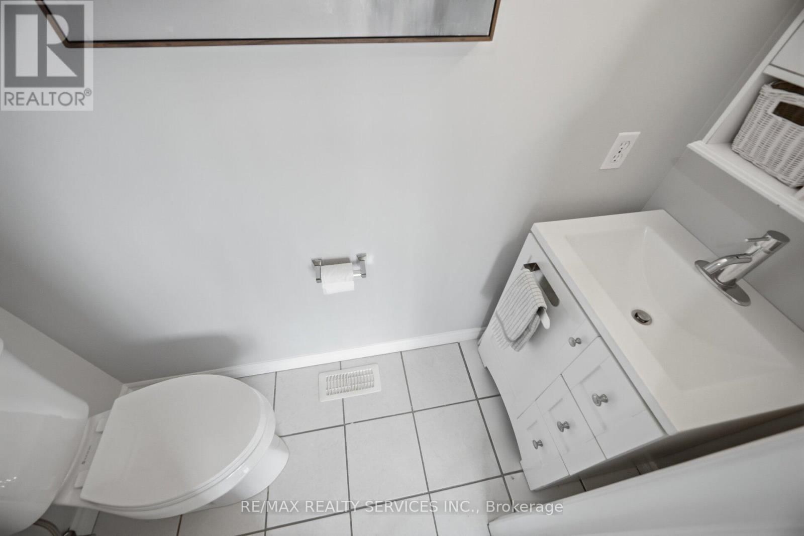 234 COUNTRY CLUB DRIVE Image 15