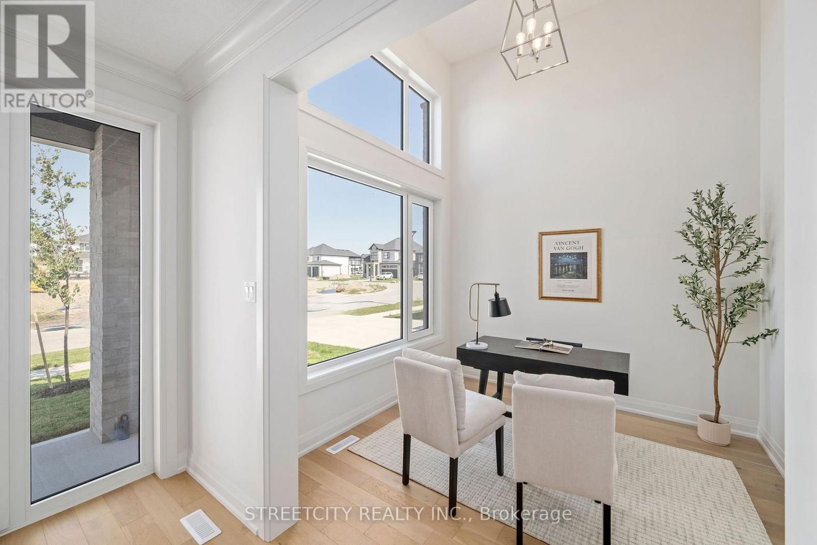 337 MANHATTAN DRIVE Image 2