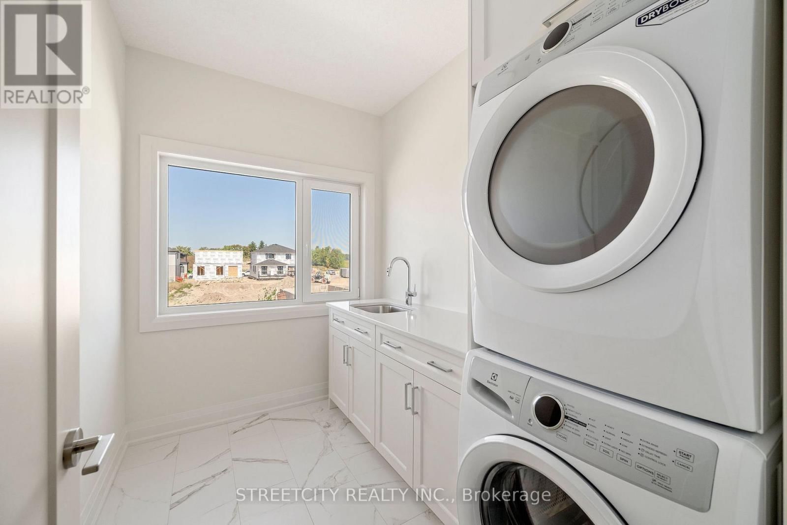 337 MANHATTAN DRIVE Image 29