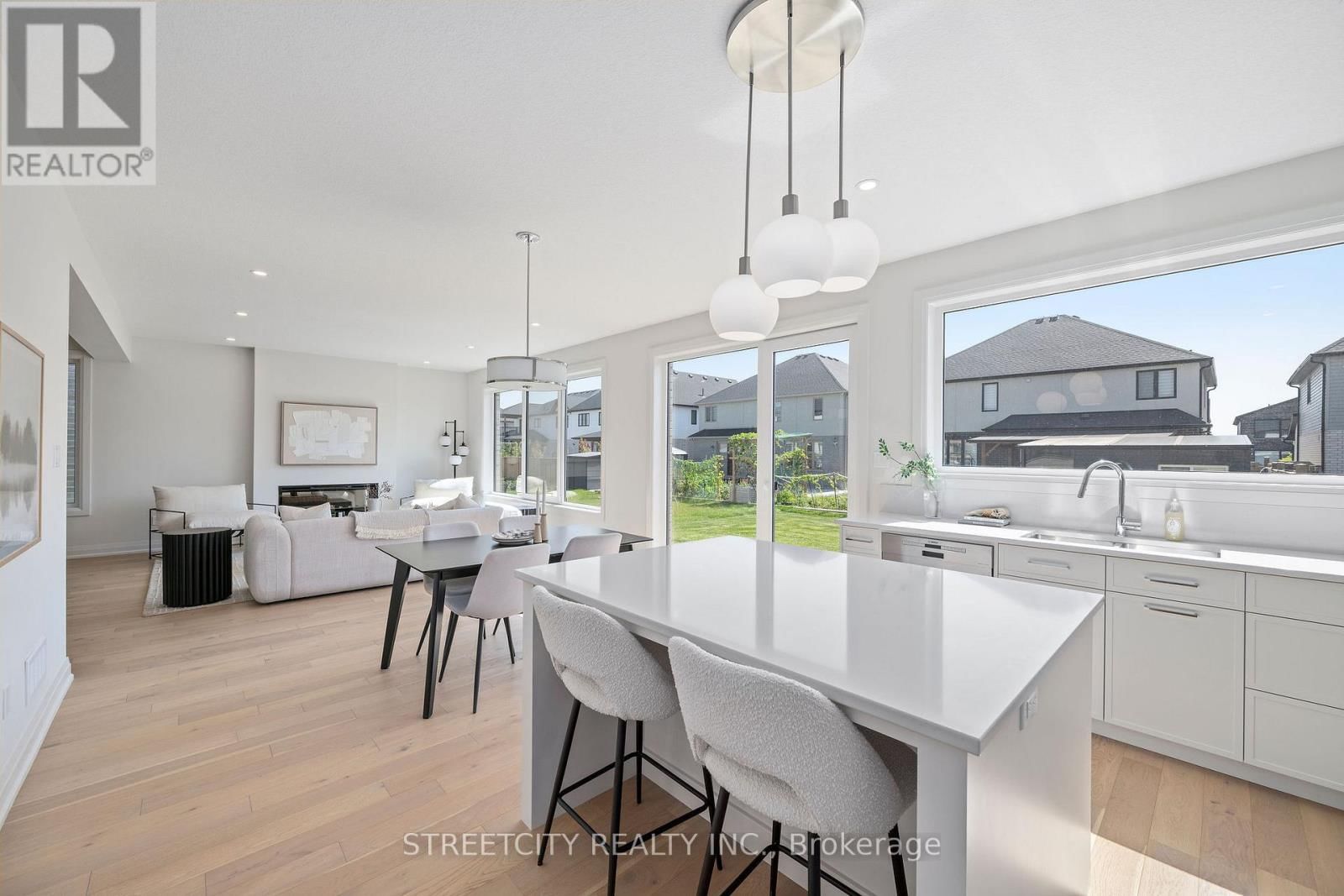 337 MANHATTAN DRIVE Image 7