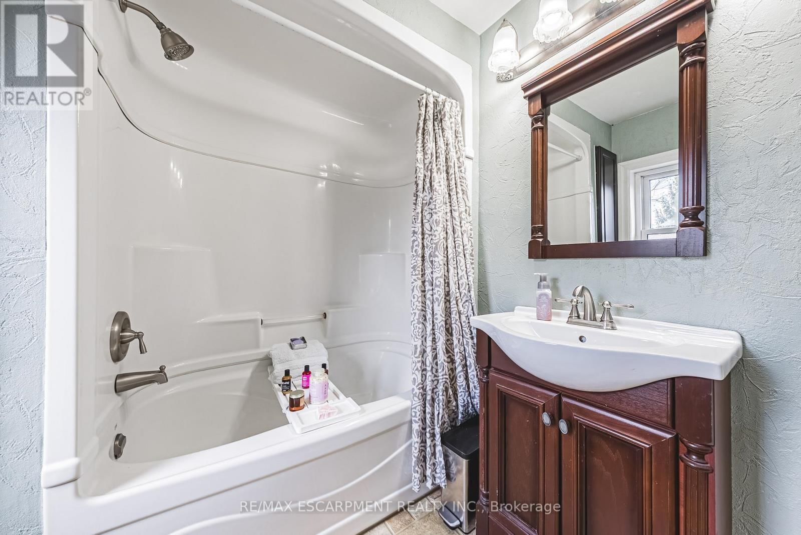 1292 GLANCASTER ROAD Image 25