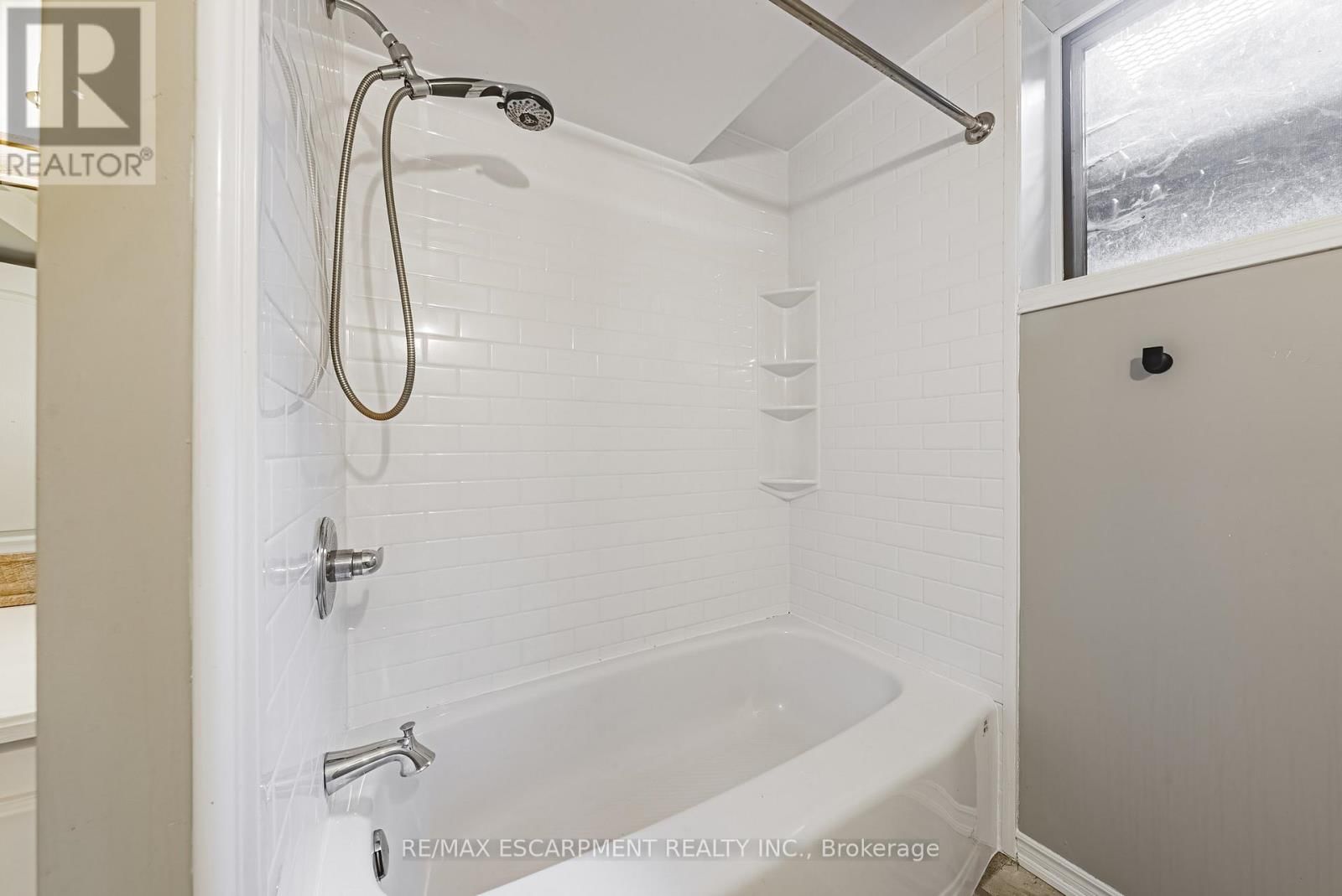 1292 GLANCASTER ROAD Image 32