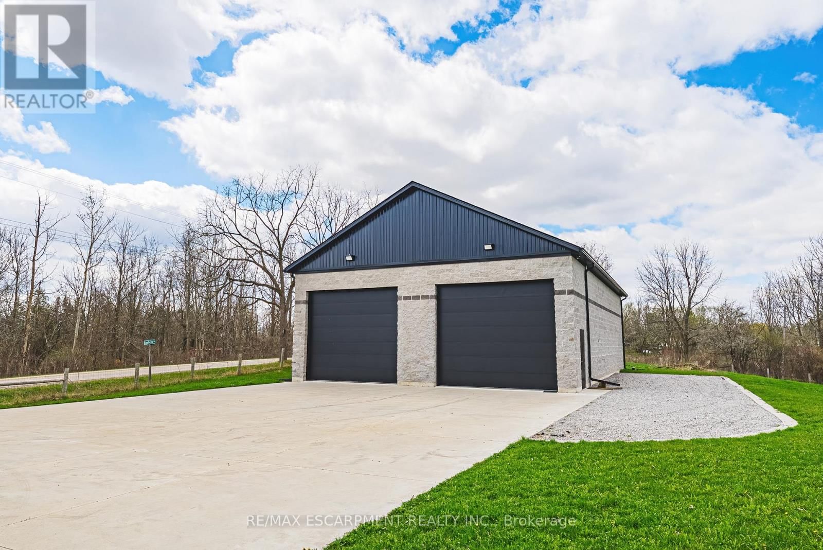 1292 GLANCASTER ROAD Image 36