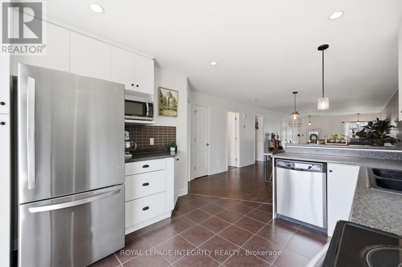 89 BRUNET STREET Image 16