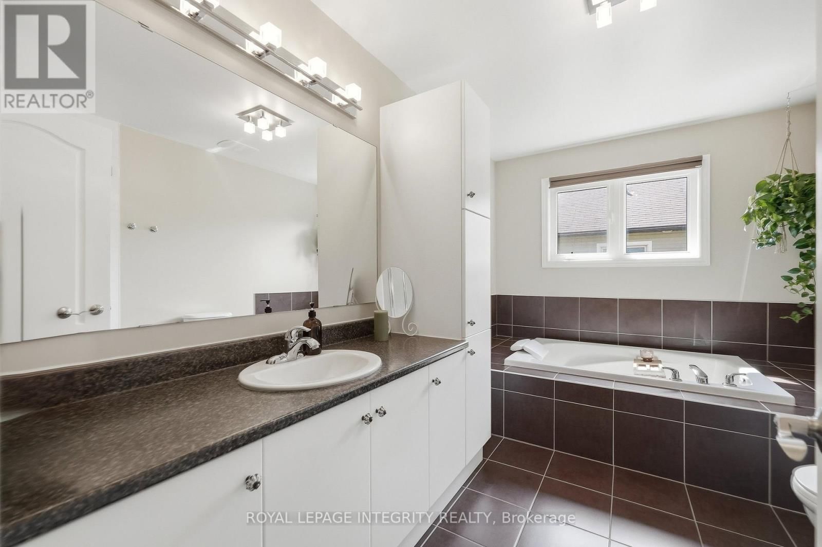 89 BRUNET STREET Image 19