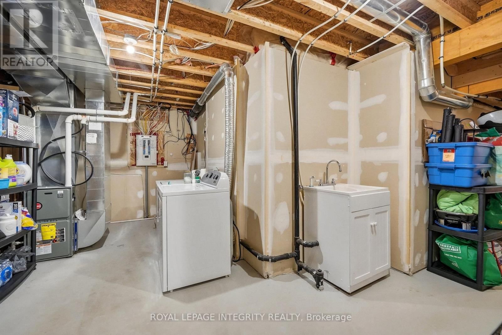 89 BRUNET STREET Image 33