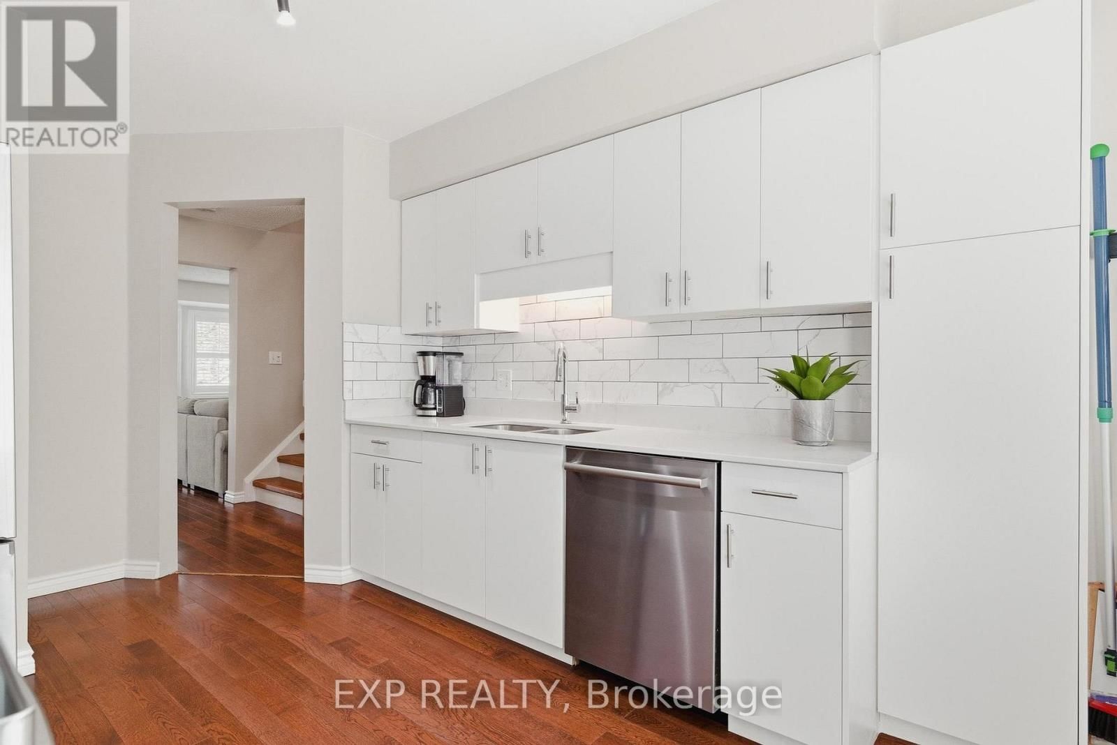 31 - 245 BISHOP STREET SOUTH Image 7