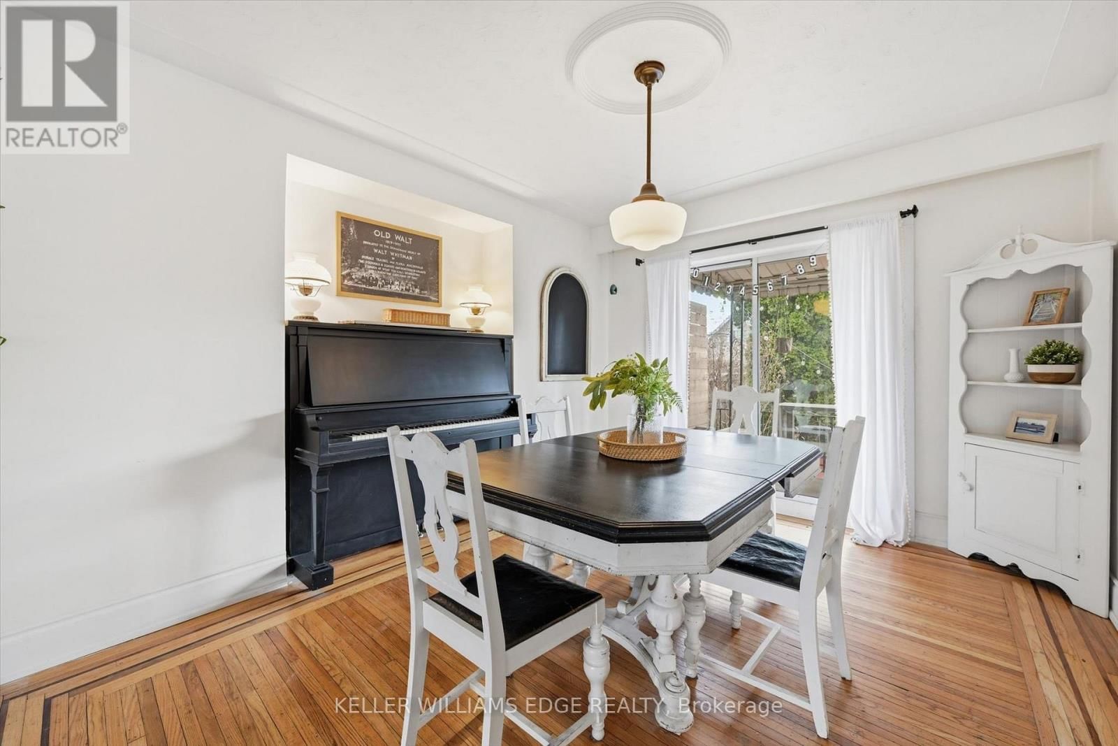 153 GRAHAM AVENUE SOUTH Image 10