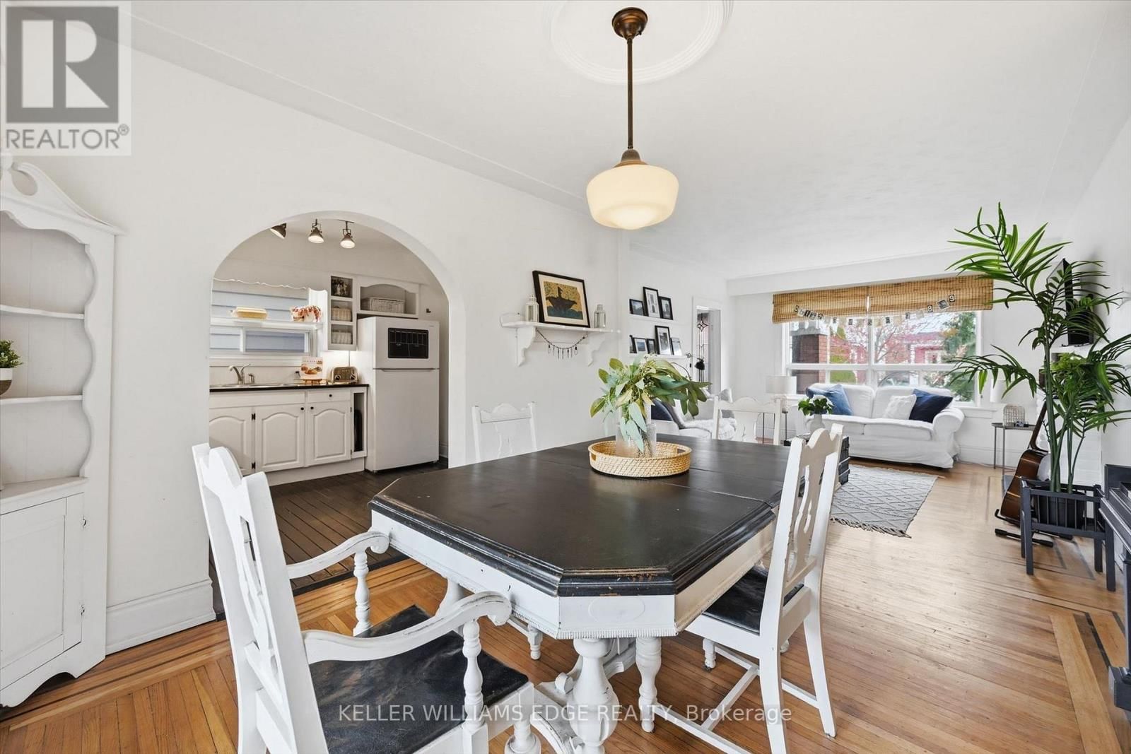 153 GRAHAM AVENUE SOUTH Image 12