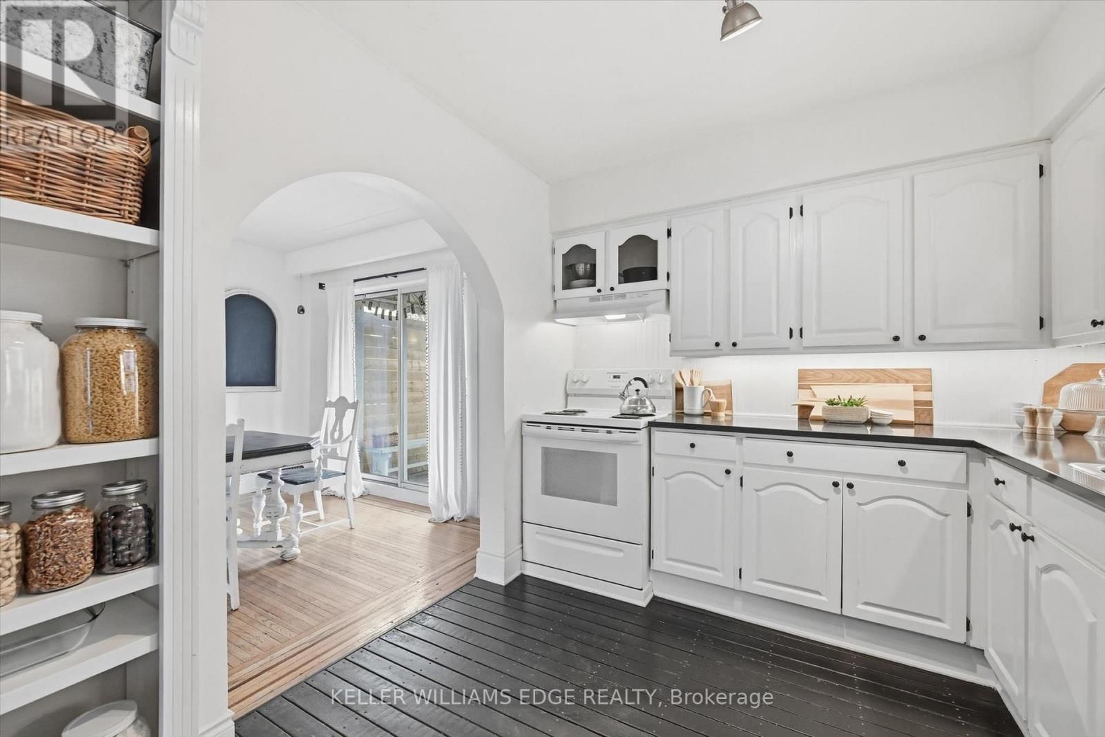 153 GRAHAM AVENUE SOUTH Image 15