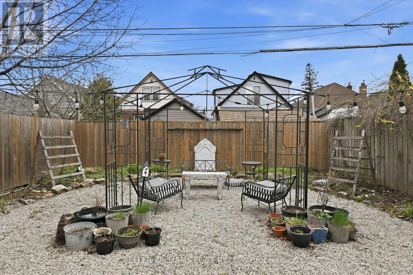 153 GRAHAM AVENUE SOUTH Image 32