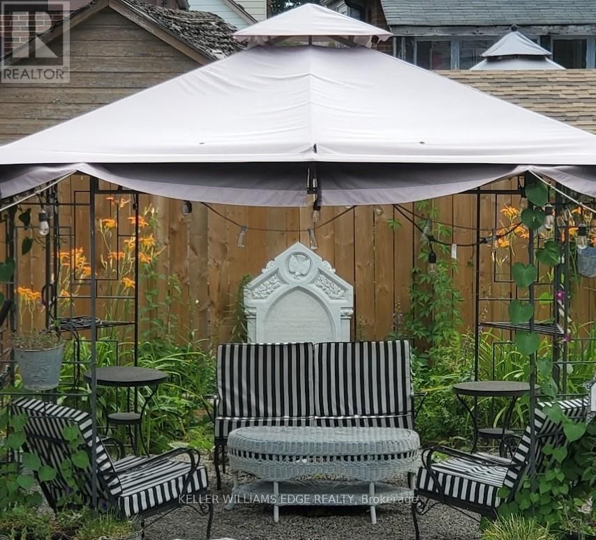 153 GRAHAM AVENUE SOUTH Image 44