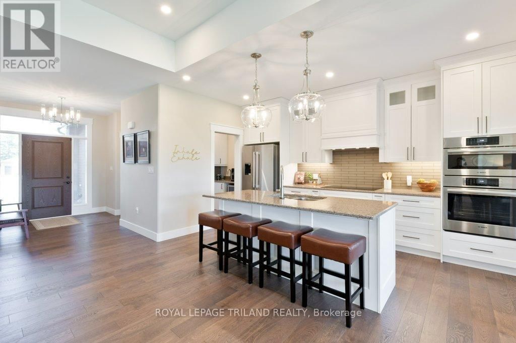 14 REA COURT Image 12