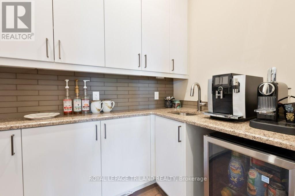 14 REA COURT Image 15