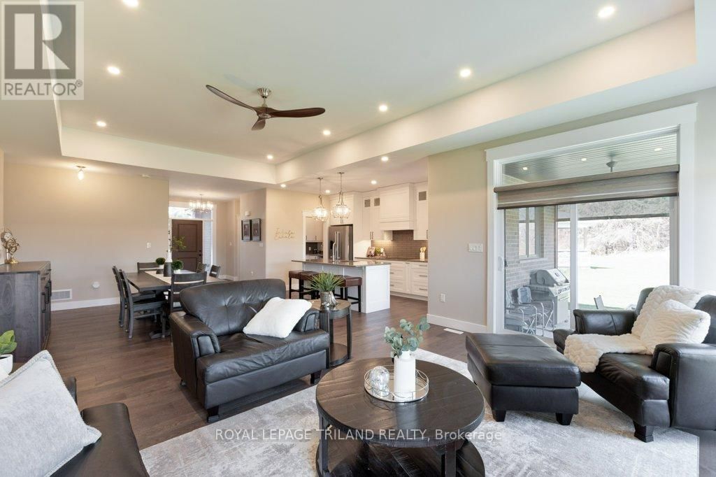 14 REA COURT Image 19