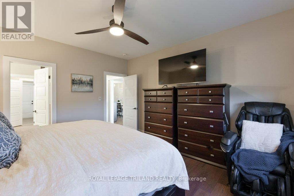 14 REA COURT Image 22