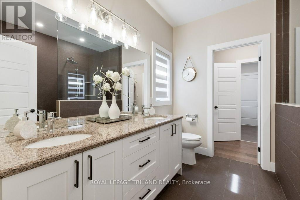 14 REA COURT Image 23