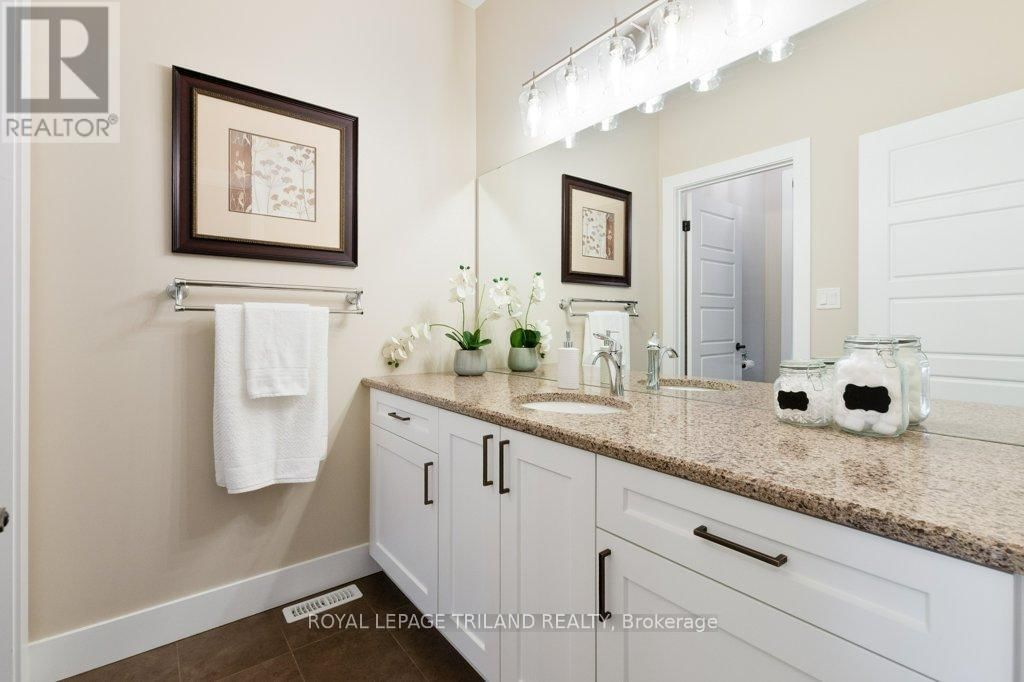 14 REA COURT Image 29