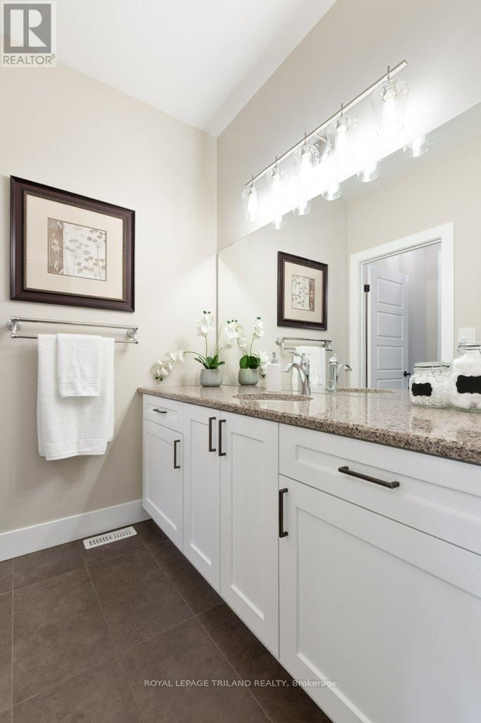 14 REA COURT Image 30