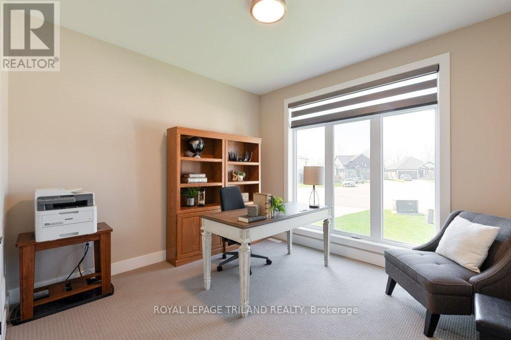 14 REA COURT Image 33