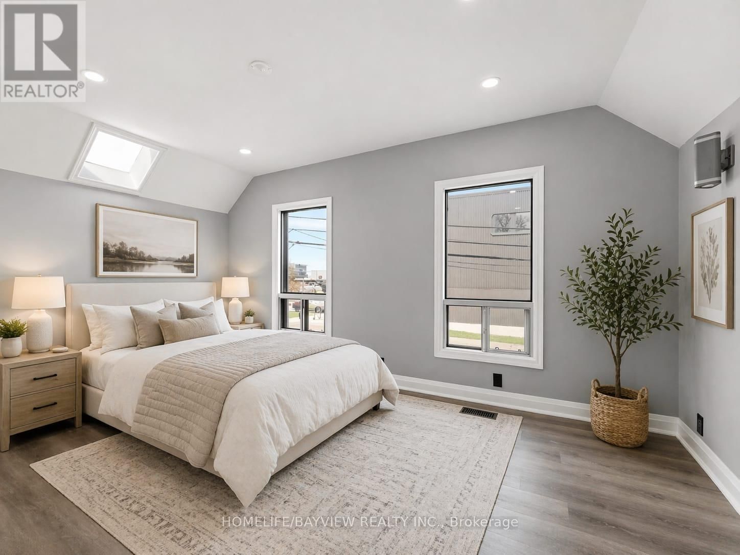 214 BURLINGTON STREET EAST Image 22